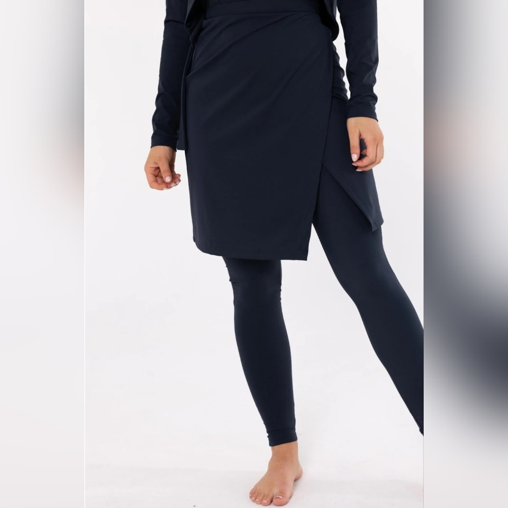 Twiice Boutique NWT 'HAMILTON' NAVY WRAP SWIM SKIRT